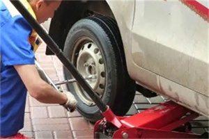 伊犁附近拖车24小时服务热线电话